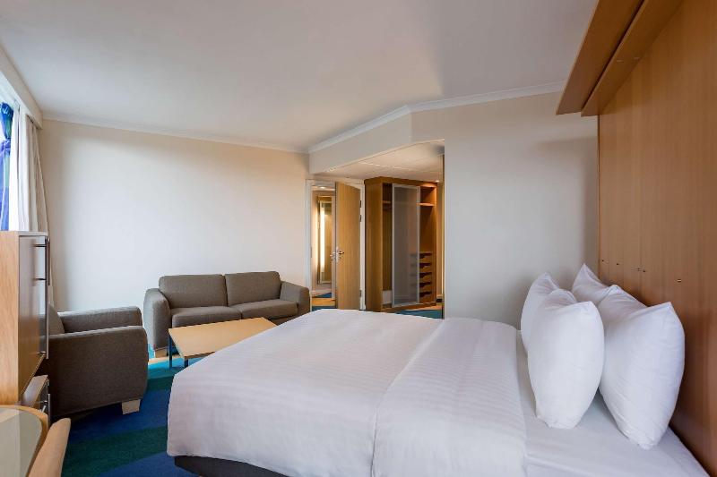 Radisson Blu Hotel London Stansted Airport image