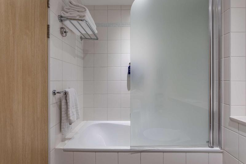 Radisson Blu Hotel London Stansted Airport image