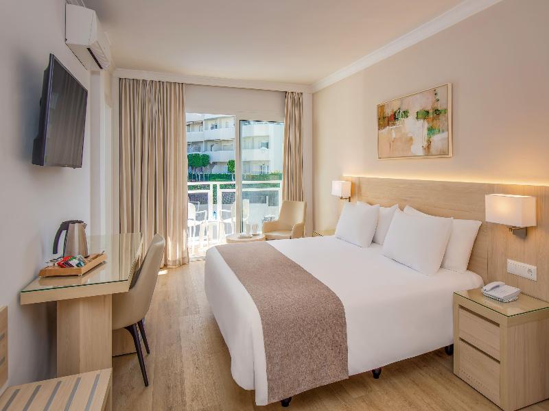 Hotel Las Arenas Affiliated by Meliá image