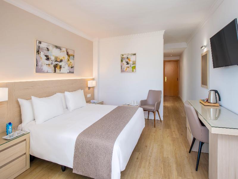 Hotel Las Arenas Affiliated by Meliá image