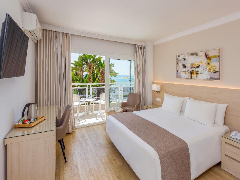 Hotel Las Arenas Affiliated by Meliá image