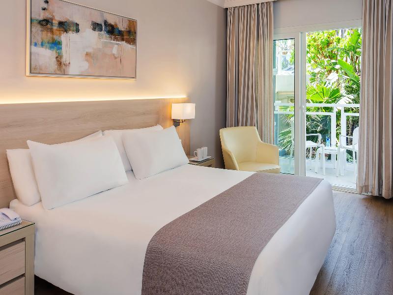 Hotel Las Arenas Affiliated by Meliá image