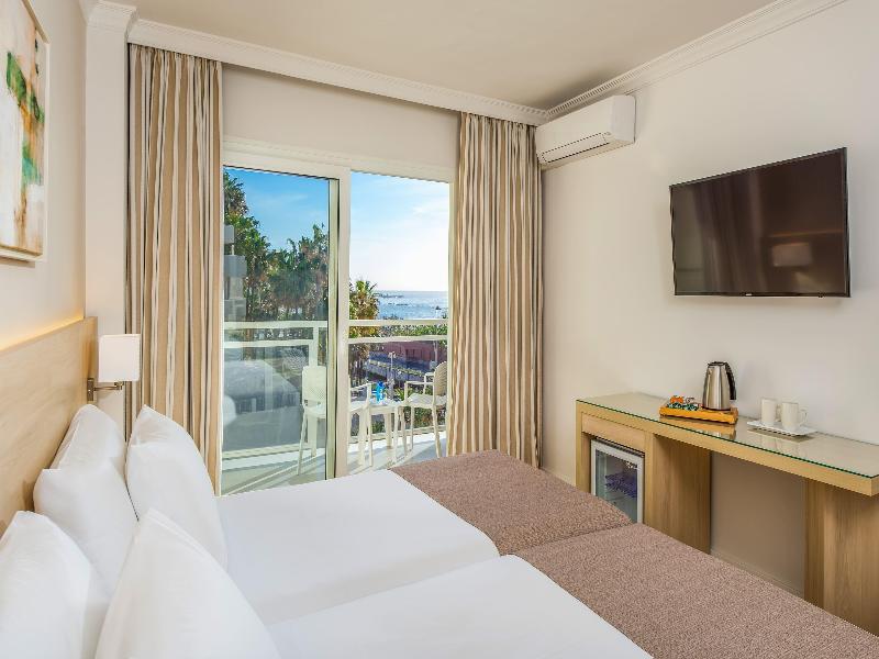 Hotel Las Arenas Affiliated by Meliá image