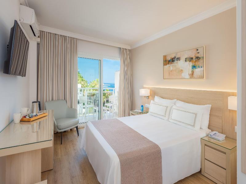 Hotel Las Arenas Affiliated by Meliá image