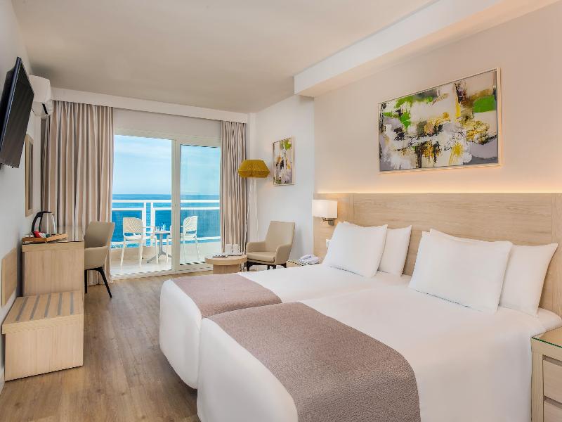 Hotel Las Arenas Affiliated by Meliá image