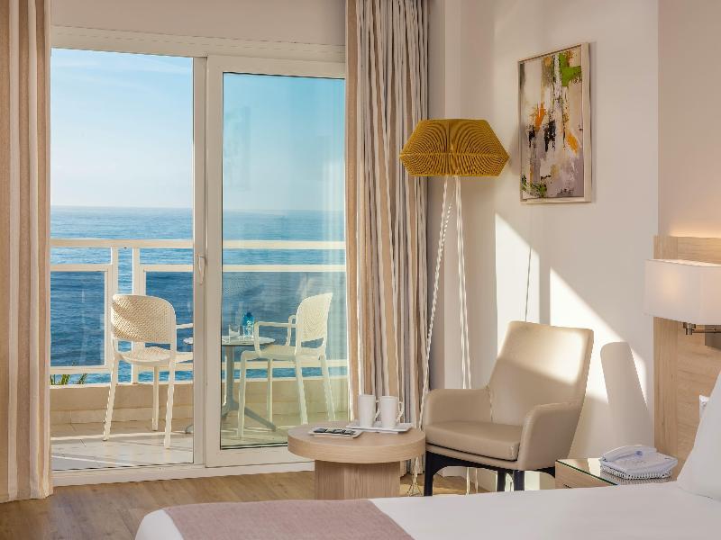 Hotel Las Arenas Affiliated by Meliá image