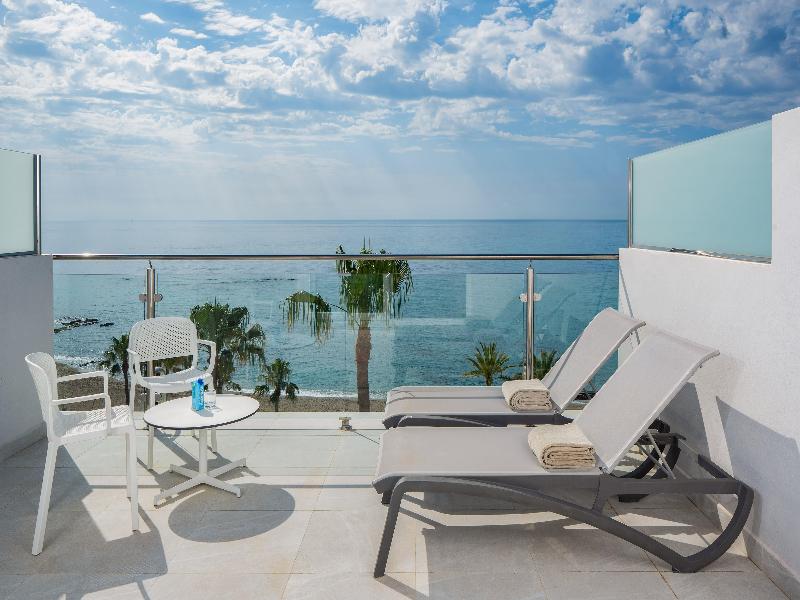Hotel Las Arenas Affiliated by Meliá image