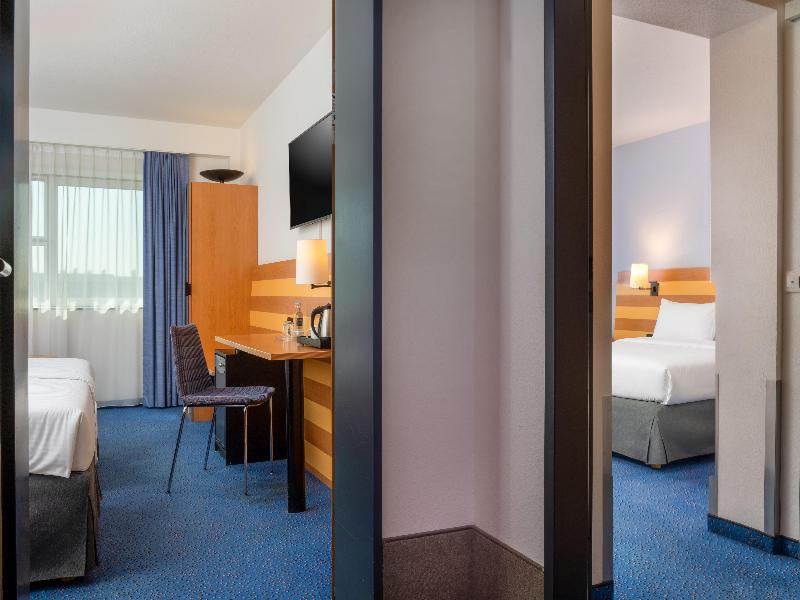 IntercityHotel Frankfurt Airport Terminal 3 image