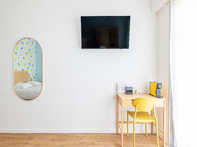 Alcove Hotel image