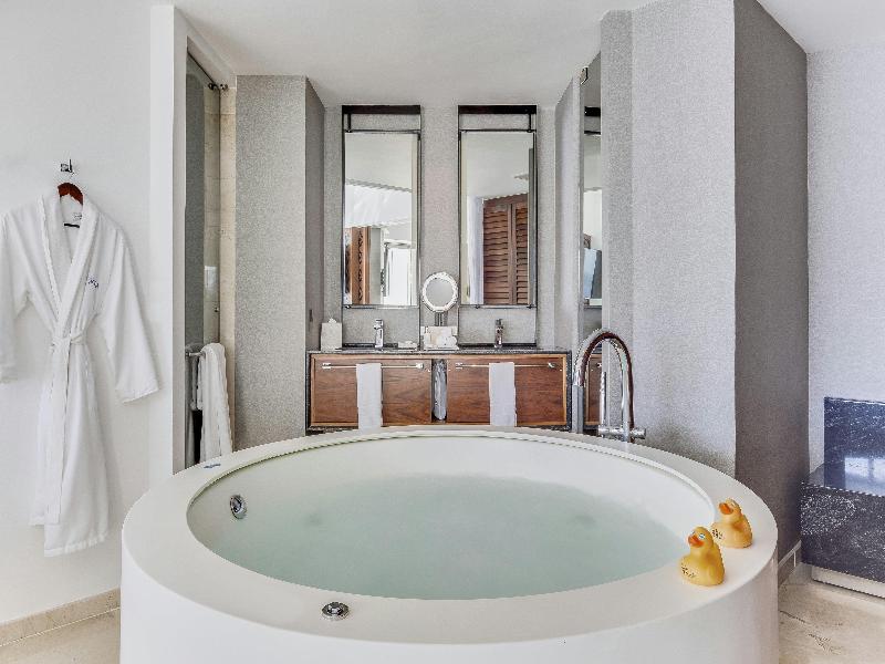 Live Aqua Beach Resort Cancun image