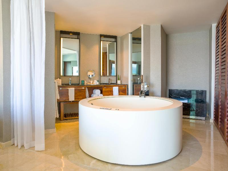 Live Aqua Beach Resort Cancun image