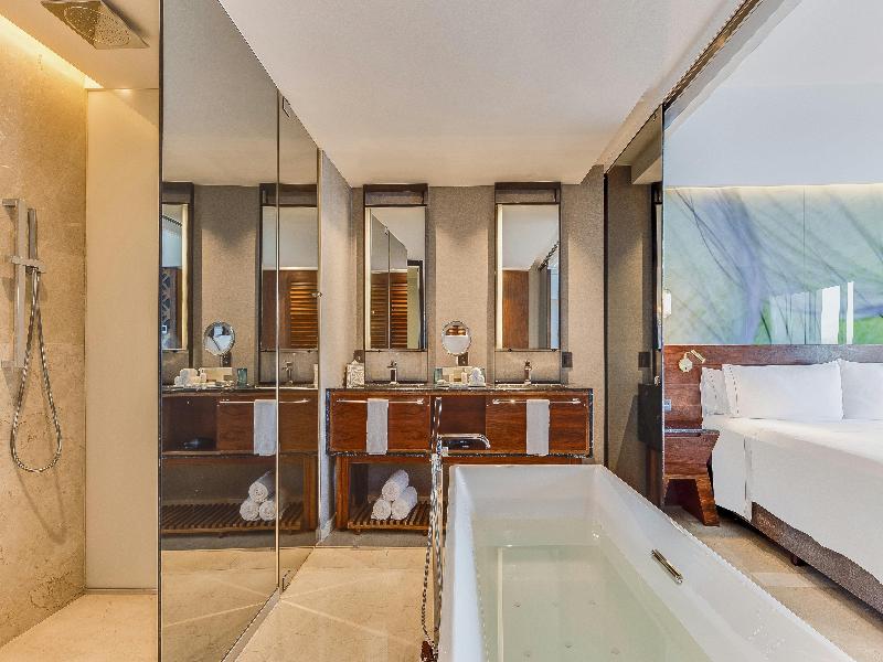 Live Aqua Beach Resort Cancun image