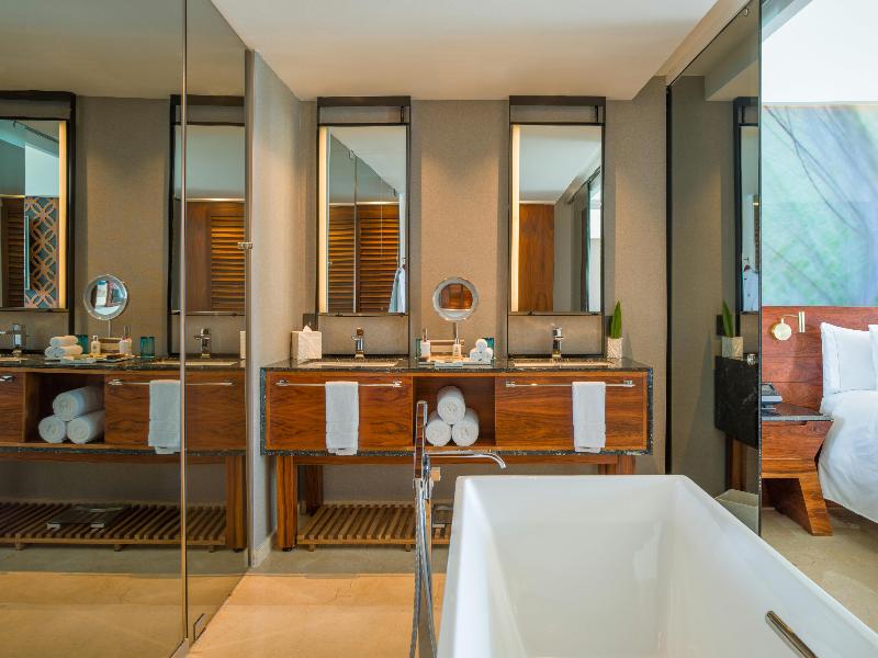 Live Aqua Beach Resort Cancun image