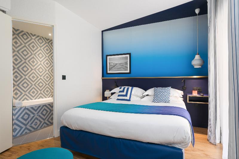 The Deck Hotel by HappyCulture