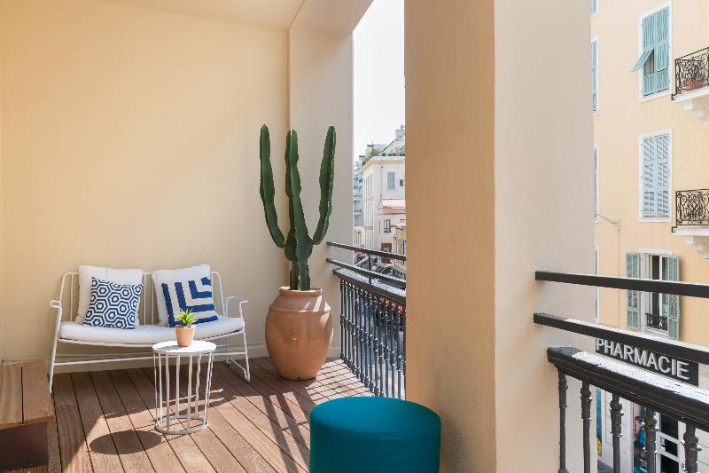 The Deck Hotel by HappyCulture