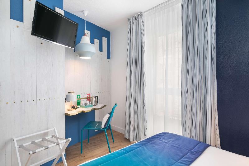 The Deck Hotel by HappyCulture