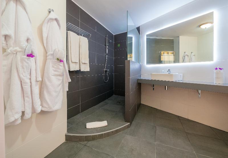 Checkin Bungalows Atlantida image