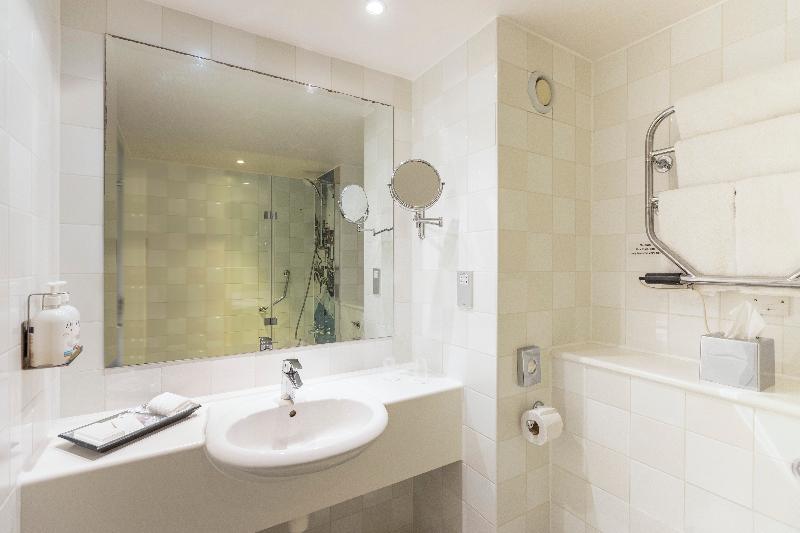 Holiday Inn Oxford image