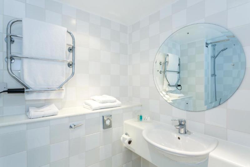 Holiday Inn Oxford image