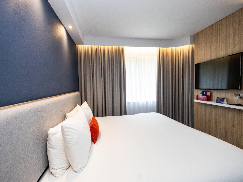 Holiday Inn Express Canterbury image