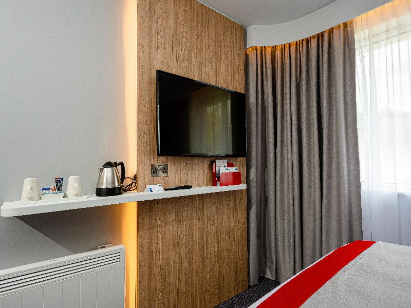 Holiday Inn Express Canterbury image