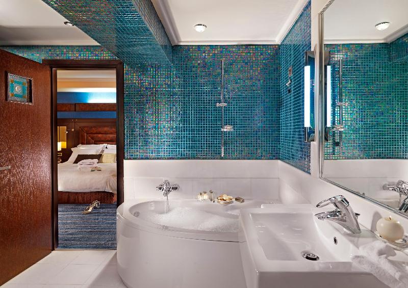 Crowne Plaza