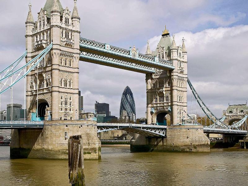 Novotel London Excel image