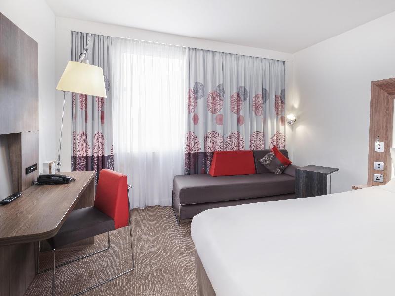 Novotel London Excel image