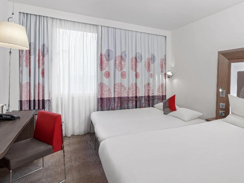Novotel London Excel image