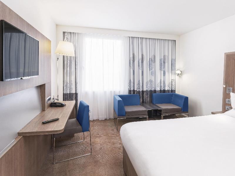 Novotel London Excel image