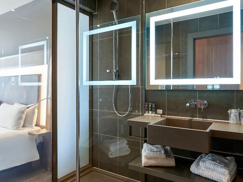 Novotel London Excel image