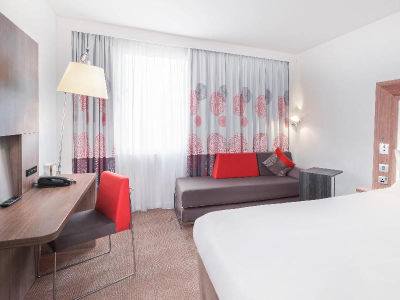 Novotel London Excel image
