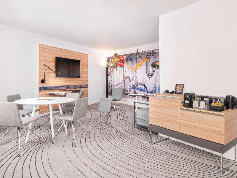 Novotel London Excel image