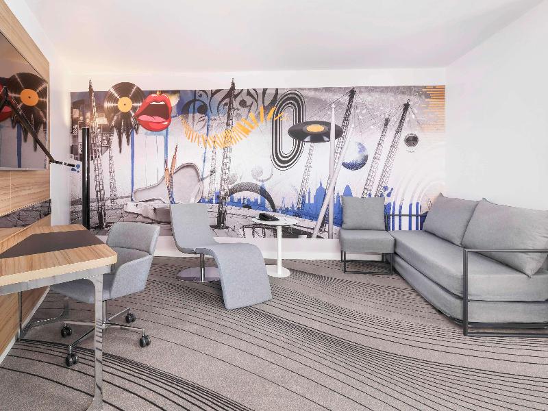 Novotel London Excel image