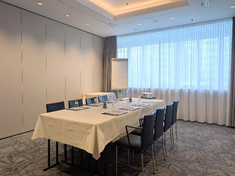 Park Inn by Radisson Berlin Alexanderplatz image