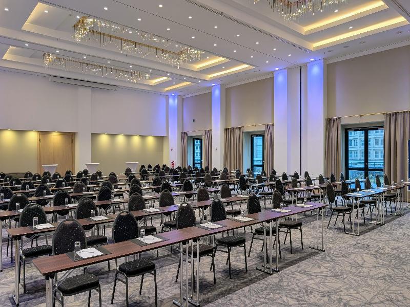 Park Inn by Radisson Berlin Alexanderplatz image