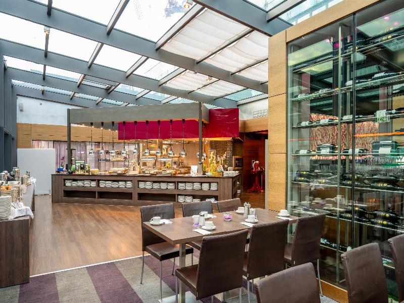 Park Inn by Radisson Berlin Alexanderplatz image