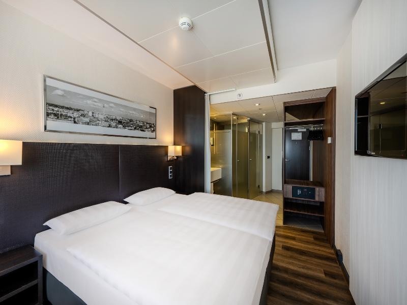 Park Inn by Radisson Berlin Alexanderplatz image