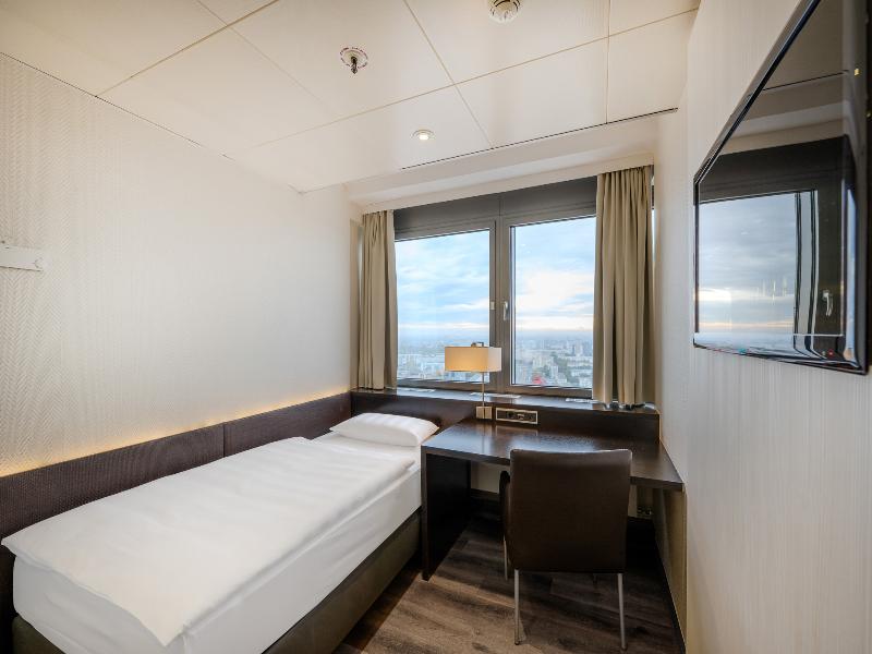 Park Inn by Radisson Berlin Alexanderplatz image