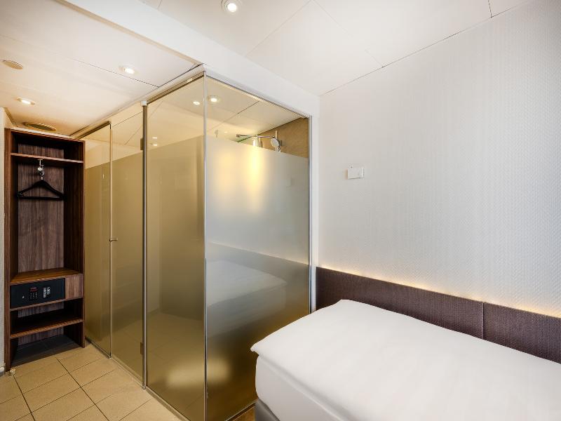 Park Inn by Radisson Berlin Alexanderplatz image