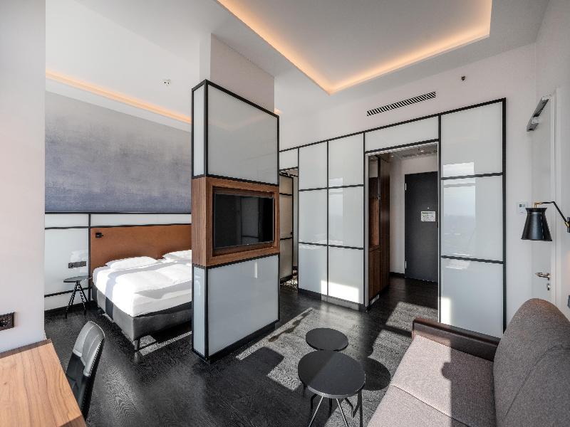 Park Inn by Radisson Berlin Alexanderplatz image