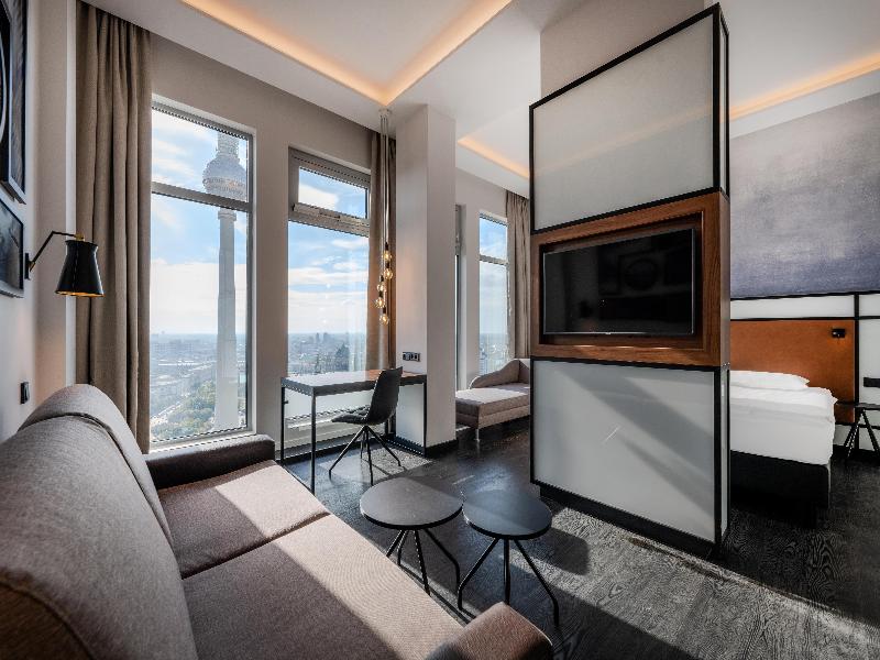 Park Inn by Radisson Berlin Alexanderplatz image
