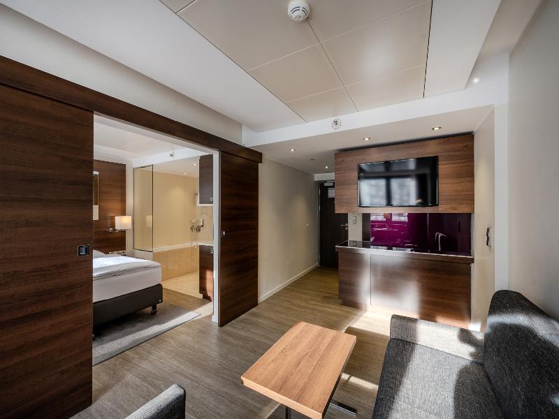 Park Inn by Radisson Berlin Alexanderplatz image