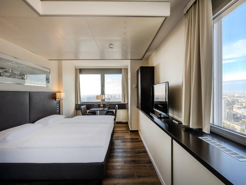 Park Inn by Radisson Berlin Alexanderplatz image