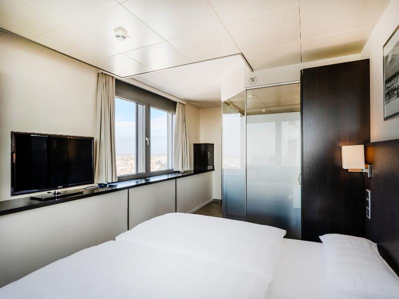 Park Inn by Radisson Berlin Alexanderplatz image