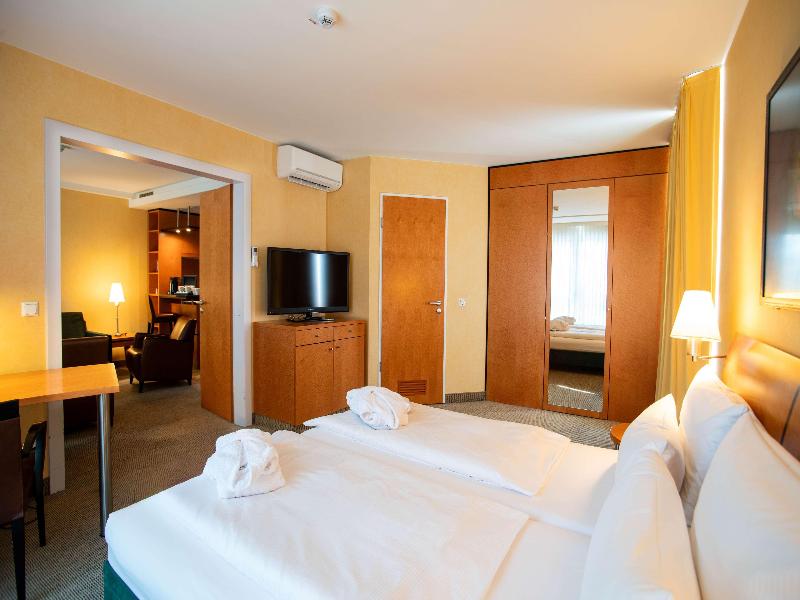 Best Western Premier Airporthotel Berlin image