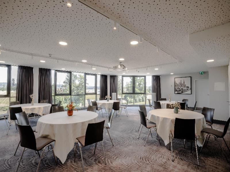 Radisson Hotel Zurich Airport image