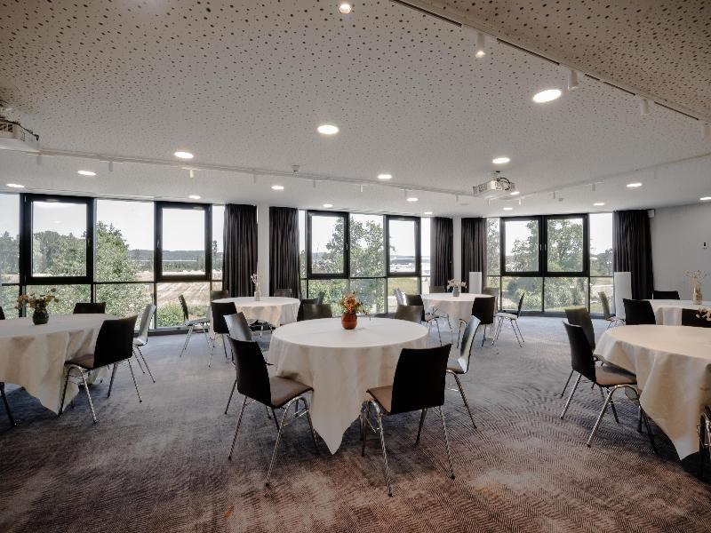 Radisson Hotel Zurich Airport image