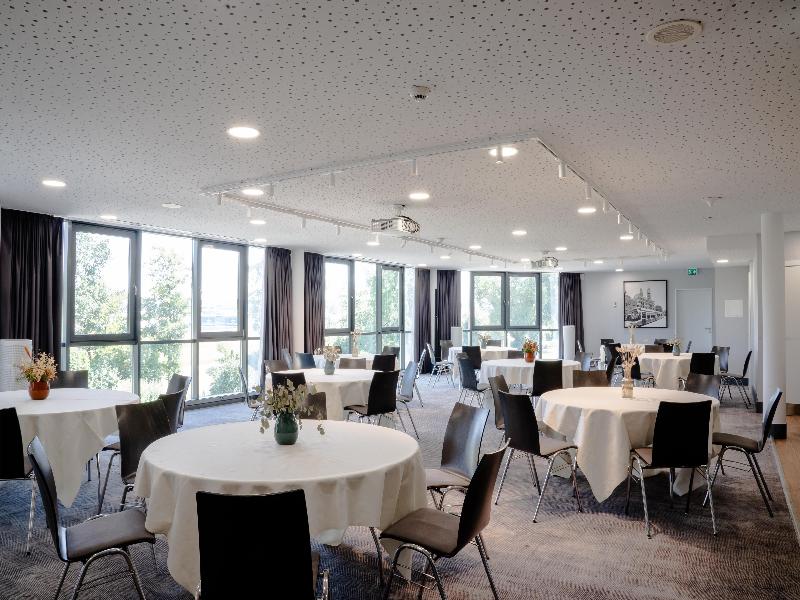 Radisson Hotel Zurich Airport image