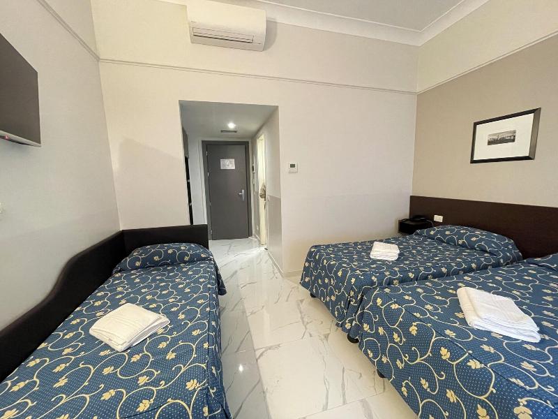 Club Hotel Milan image